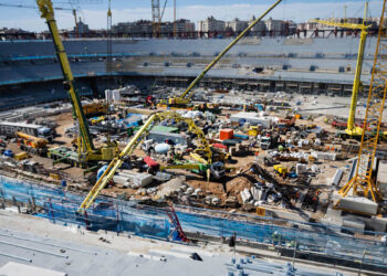 Camp Nou mal wieder im Fokus: Massenschlägerei auf Baustelle