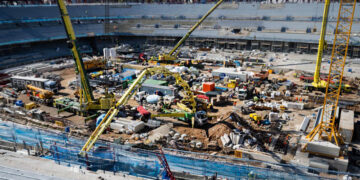 Camp Nou mal wieder im Fokus: Massenschlägerei auf Baustelle